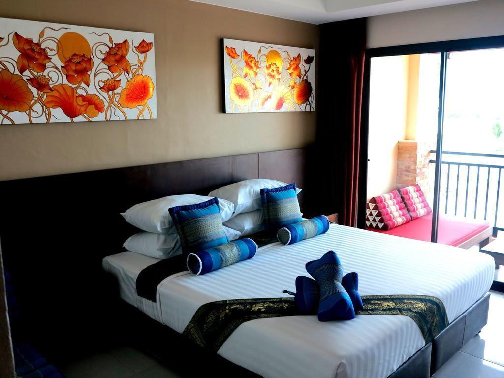 Baan Kata Maytha Karon Exterior photo